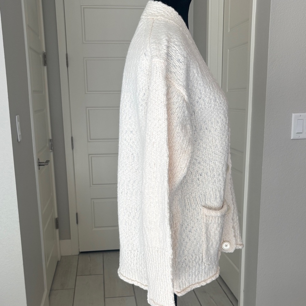 J. Crew Relaxed Cardigan Sweater in Textured Yarn Antique Ivory Button-Up SZ  XS - Picture 9 of 15